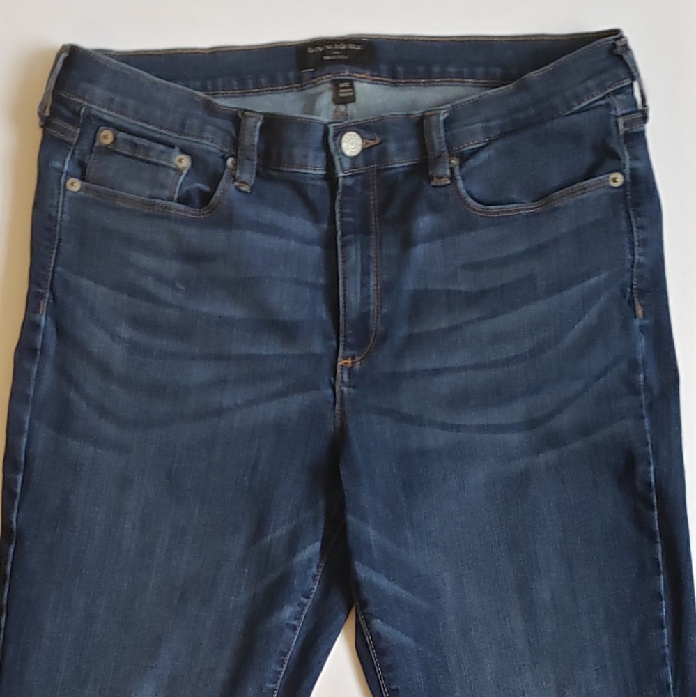 Banana Republic Bootcut Jeans. - Picture 2 of 7